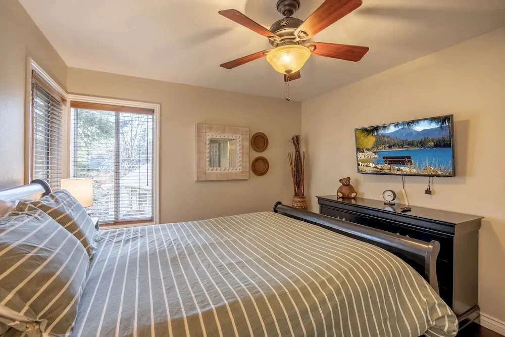 23 - Big Bear Lakeview Lodge 3 Bedroom Home