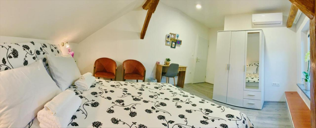 Lina Rooms Hostel