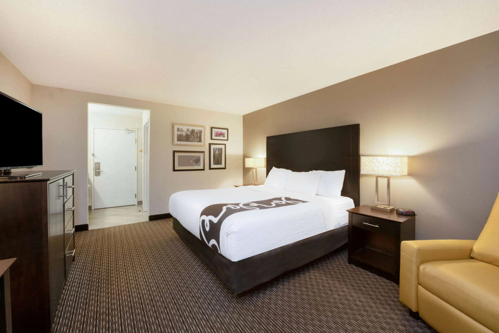 La Quinta by Wyndham Cleveland Macedonia