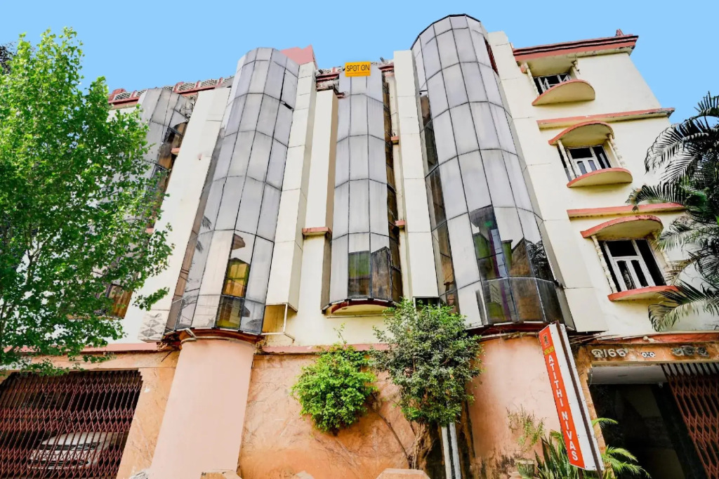 SPOT ON 80554 Hotel Atithi Premium