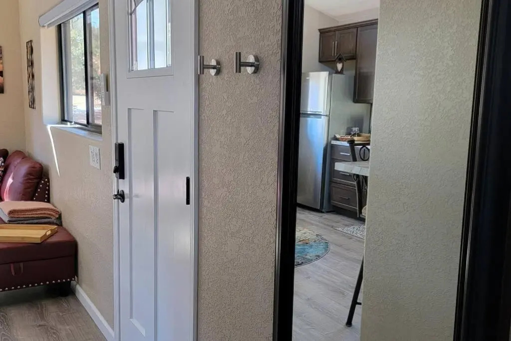 Serene New Build,1 bdrm guesthouse in Red Rock Country in W. Sedona