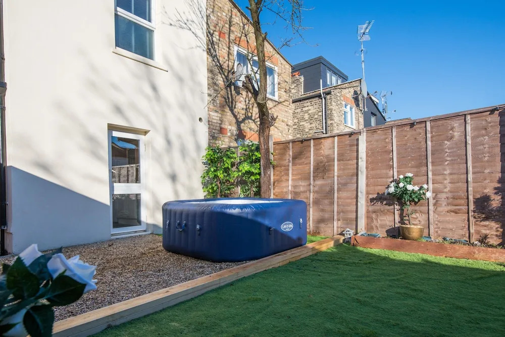 Immaculate 2-bed House in London