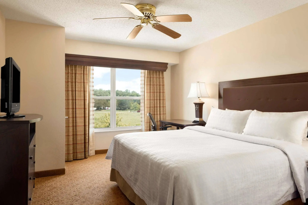 Homewood Suites by Hilton Toledo-Maumee