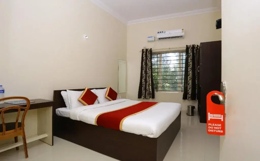 Saravana Inn