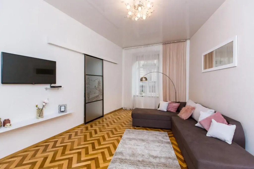 SoVA apartment str Gnatyuka 18