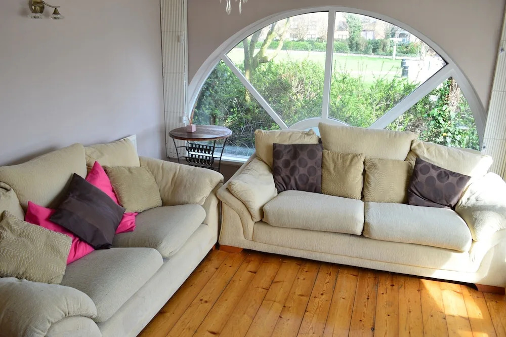 1 Bedroom Flat Facing the Docks