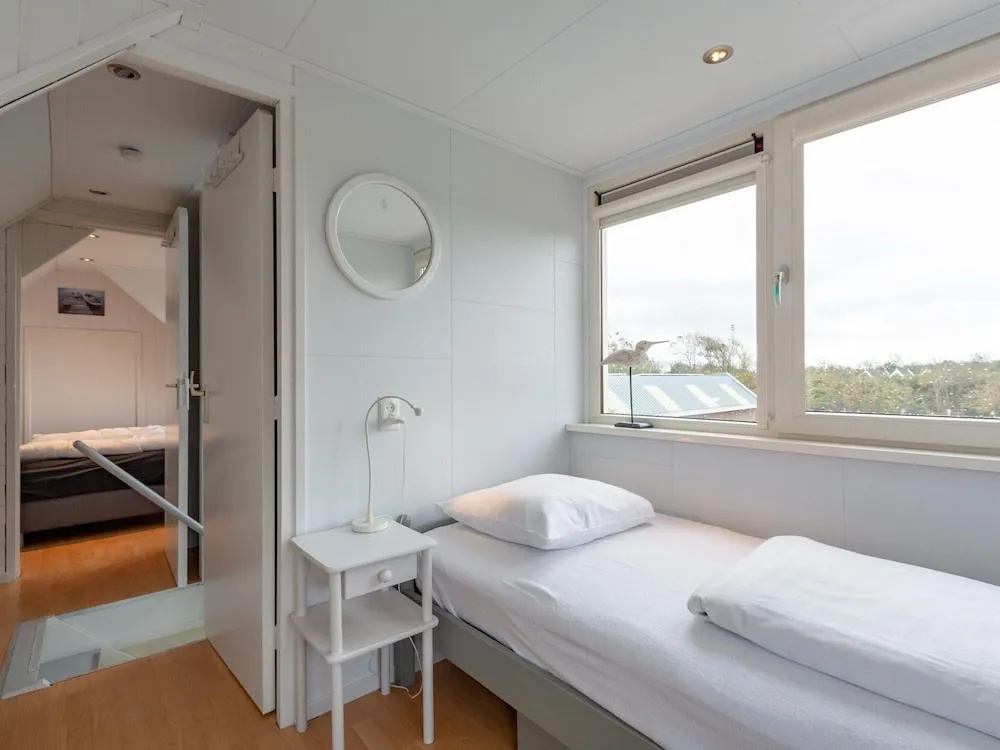 Klaproos, Holiday Home