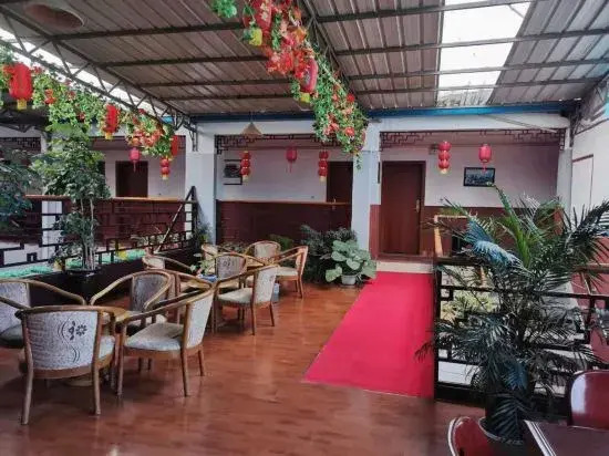 Jundong Hotel (Jianshui Ancient City Chaoyang Building Branch)