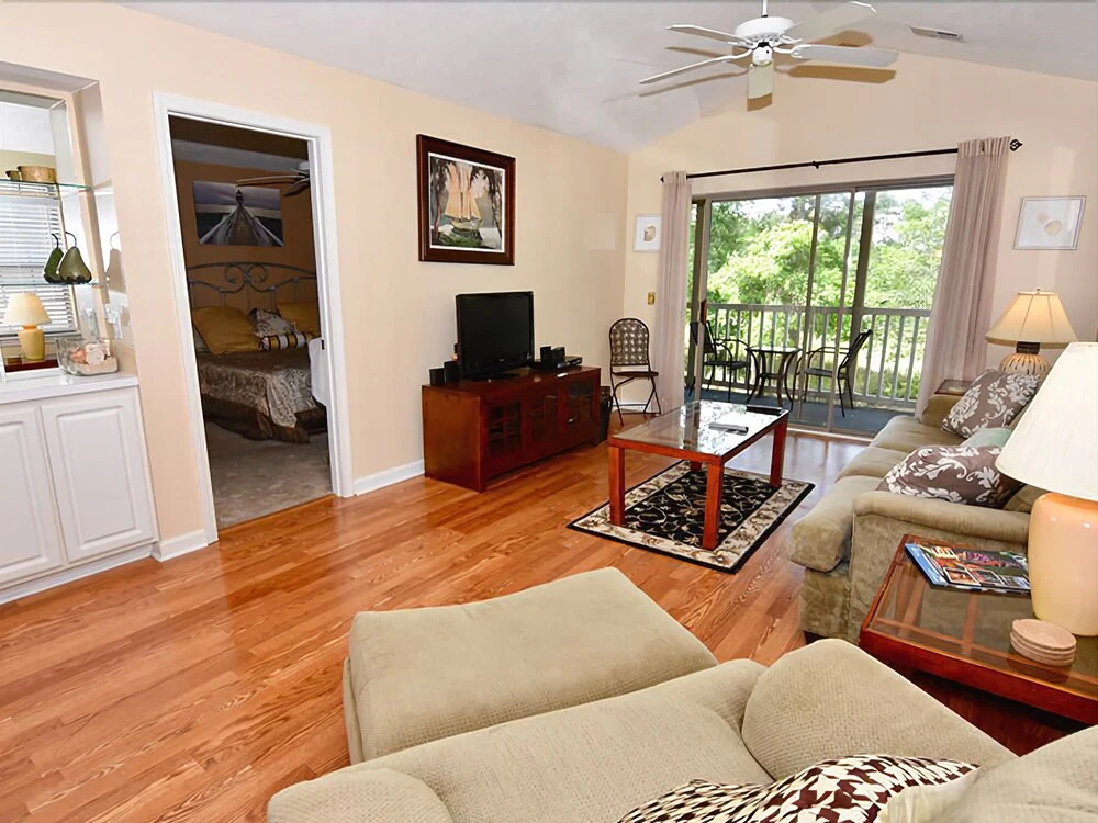 #19h L/O True Blue 2 Bedrooms 2 Bathrooms Condo