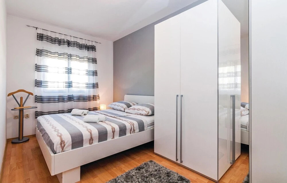 Awesome Home in Petrcane With Wifi and 3 Bedrooms