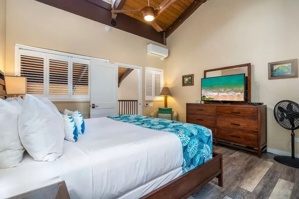 Kamaole Sands 3-406 - Modern Kitchen, Large Lanai, Enclosed Private MB, Split AC
