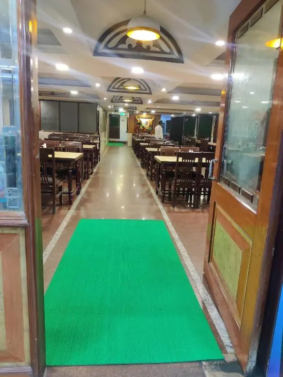 Hotel Chetan International