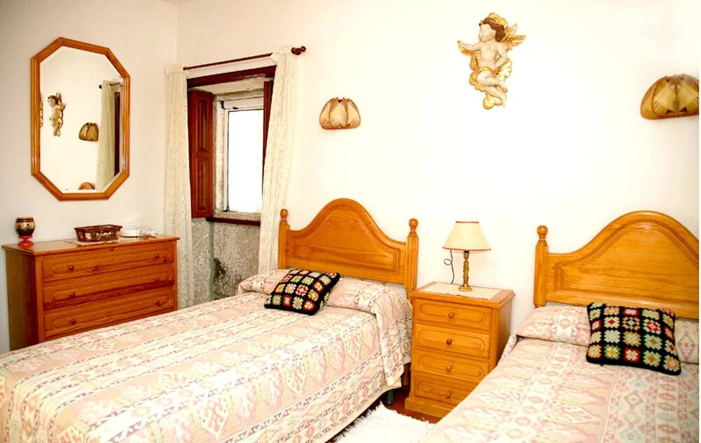 House With 3 Bedrooms in Camposancos, With Wonderful sea View, Enclose