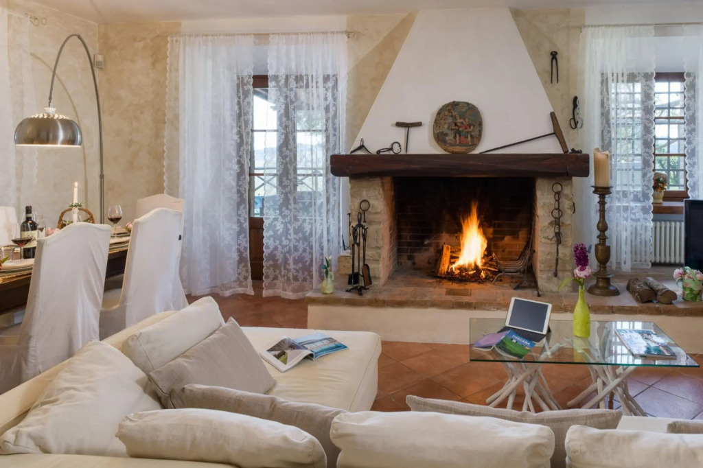 Beautiful villa with private pool immersed in the Tuscan countryside-Capanna al Lago