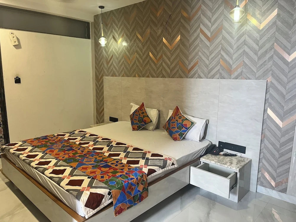 FabHotel Shubh Hari