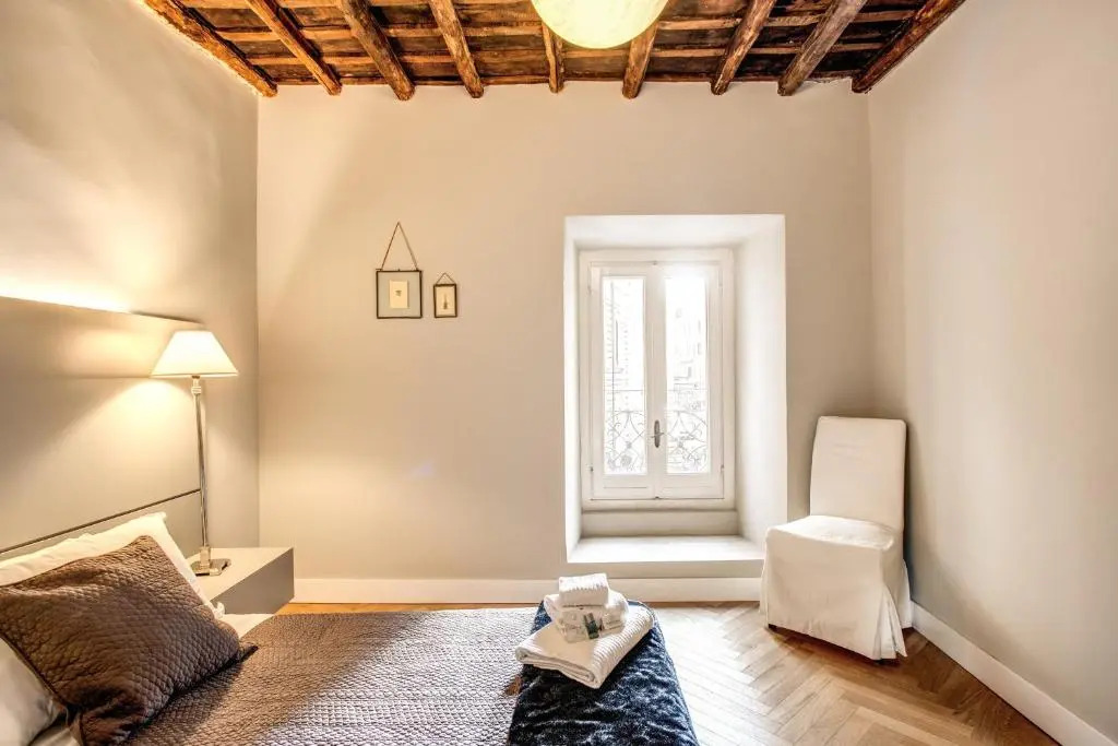 Trevi Fountain Superior 3 bdr apartment