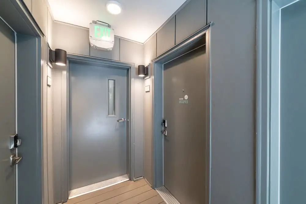 Bright Studio On Capitol Hill-amazing Rooftop Studio Bedroom Condo by Redawning