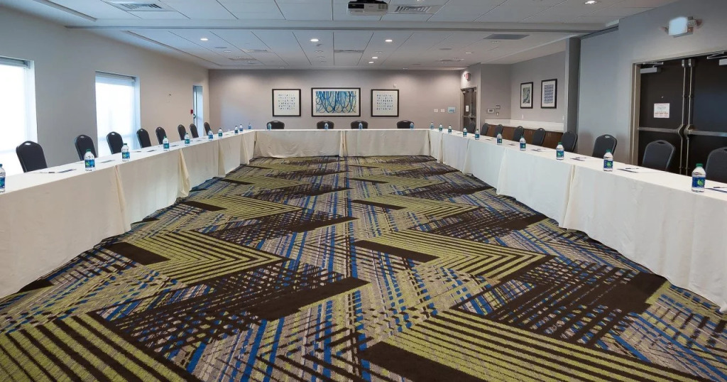 Holiday Inn Express & Suites - Tampa East - Ybor City by IHG