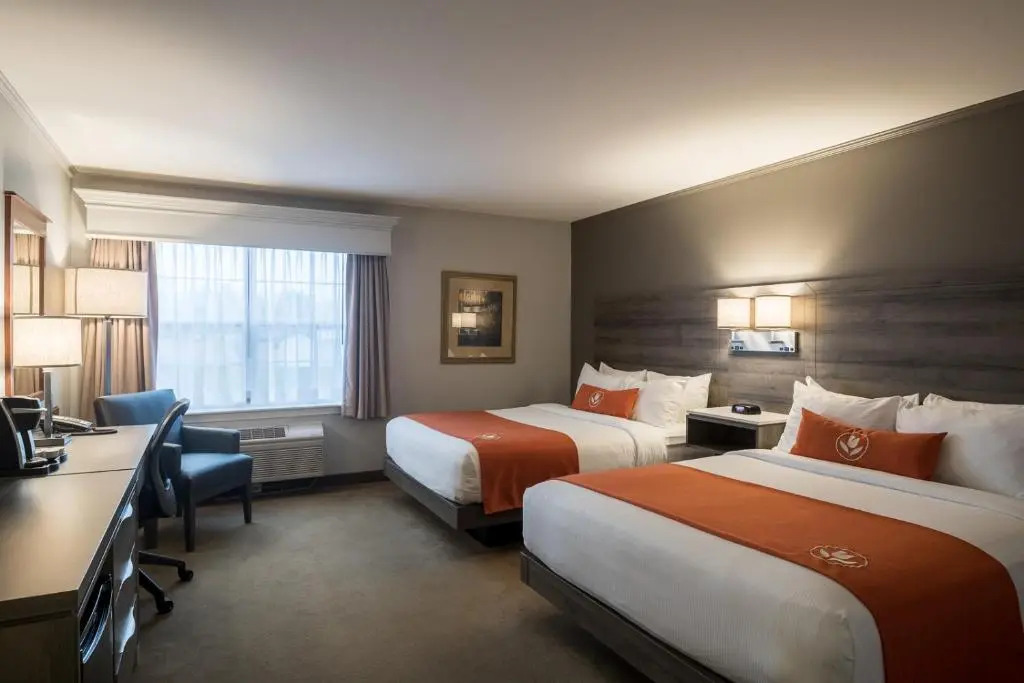 Amsterdam Inn & Suites, an Ascend Collection Hotel