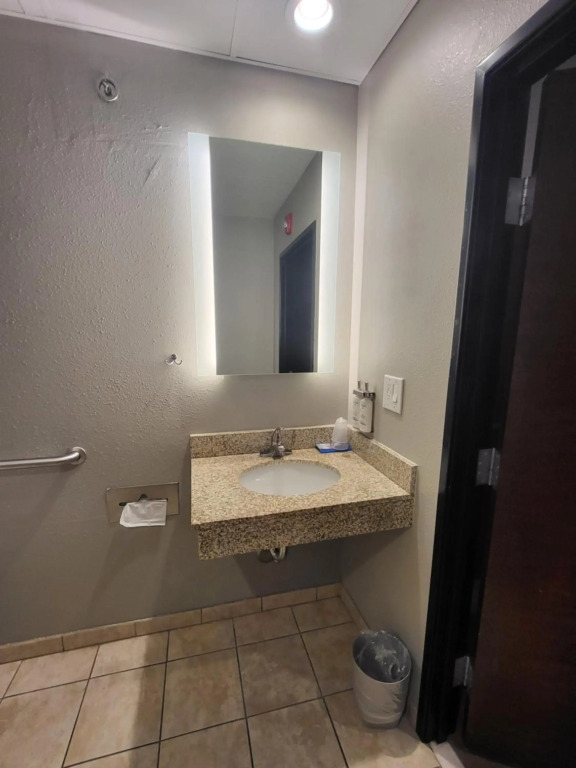 Comfort Inn & Suites Miami - Route 66