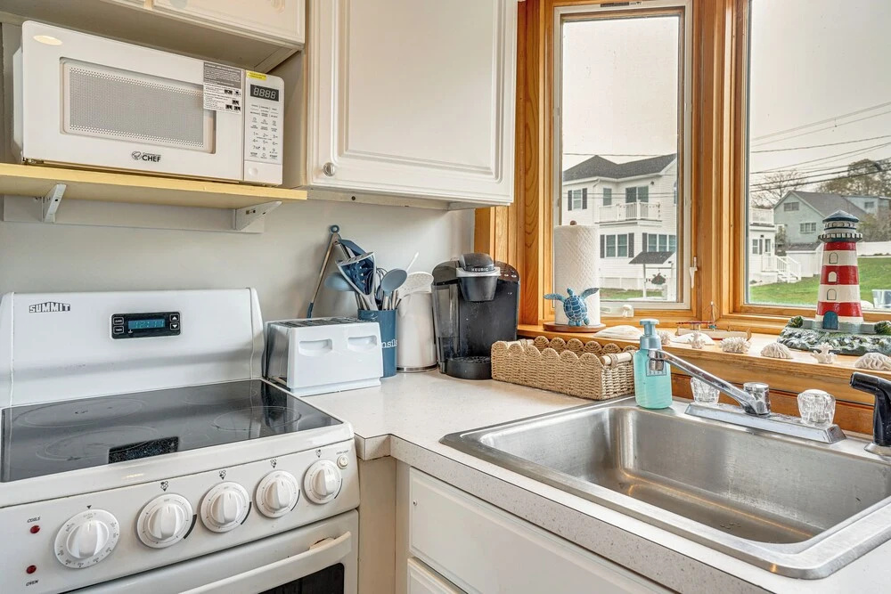 Walk to North Beach! Marsh-view Condo in Hampton