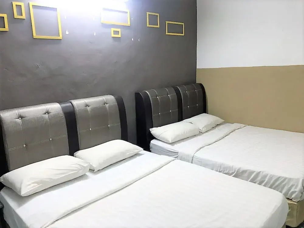 OYO 90465 Pelangi Baru Hotel