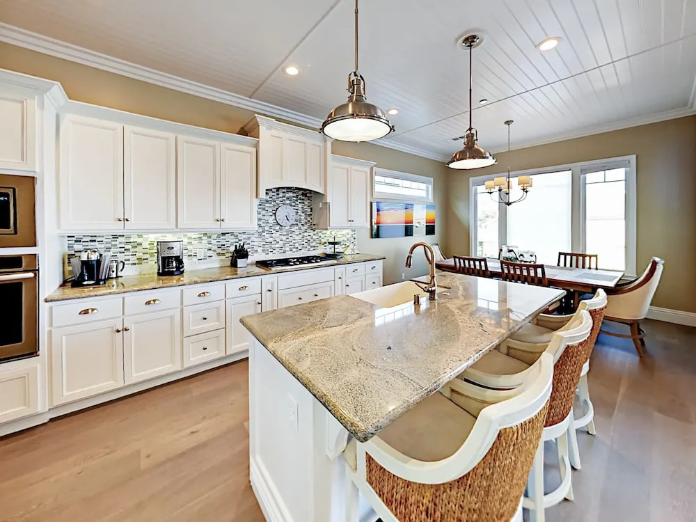 3625 Sunset Home 3 Bedrooms 2.5 Bathrooms Home