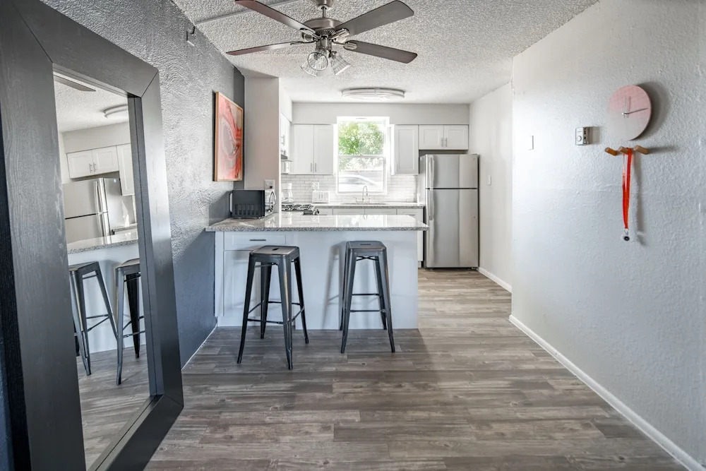 WanderJaunt - Old Town Scottsdale Apts