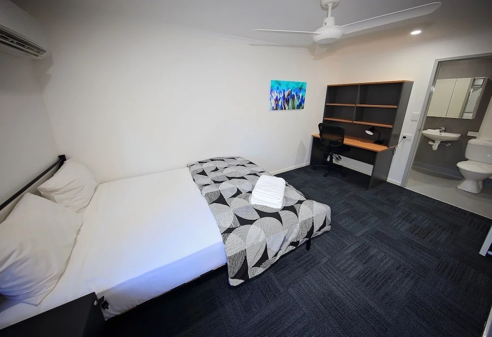 Redhill Cairns Living - Pembroke St