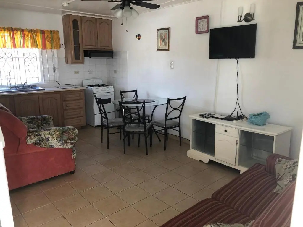 Club Caribbean Court Apartments