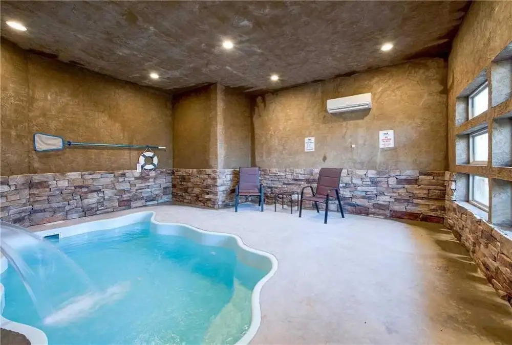 Majestic Waters 2 Bedroom Home with Private Pool