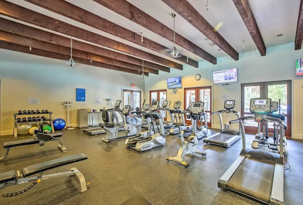 243460: 3BR Desert Retreat w/ Views + Pool Access