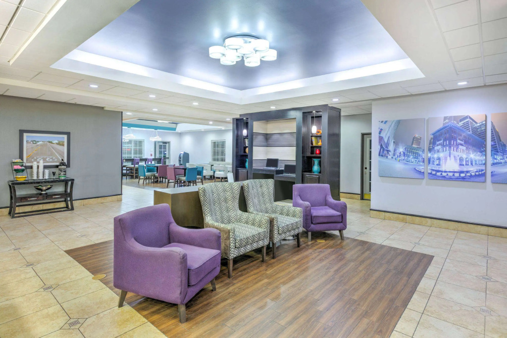 La Quinta by Wyndham Tulsa Airport / Expo Square