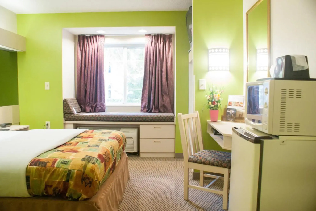 Hometown Inn & Suites Jacksonville Butler Blvd./Southpoint