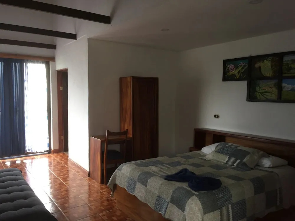 Hotel Los Héroes