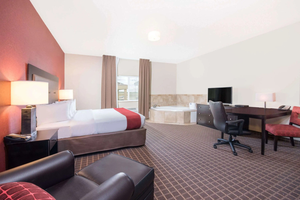 Hawthorn Extended Stay by Wyndham Dickinson