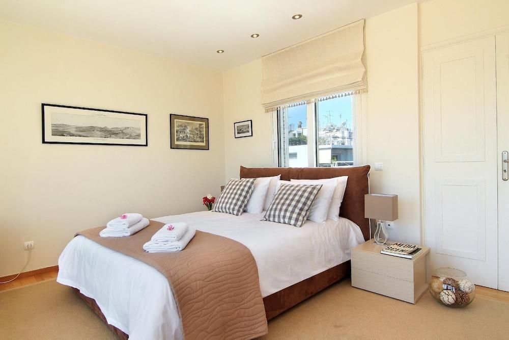 Stylish studio loft with Superb balcony