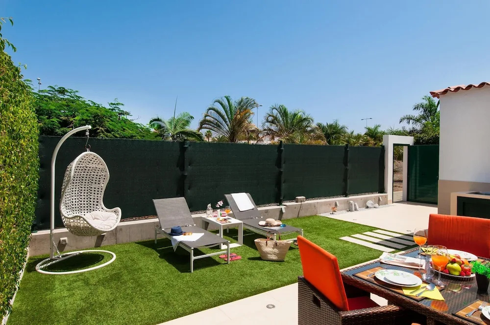 Bungalow with terrace in Maspalomas DS50 by VillaGranCanaria