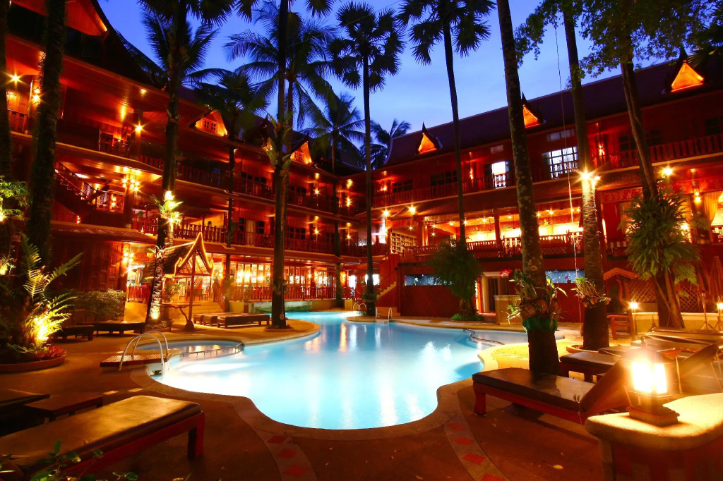 Royal Phawadee Village Patong - 2 Minutes walk to the beach