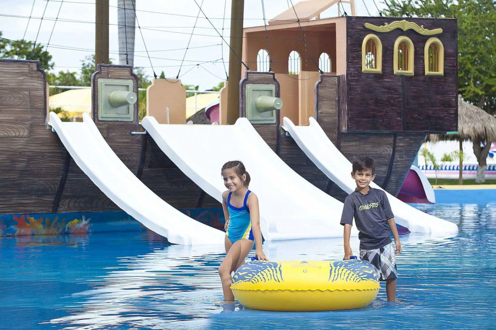 Splash Inn Nuevo Vallarta & Parque Acuatico