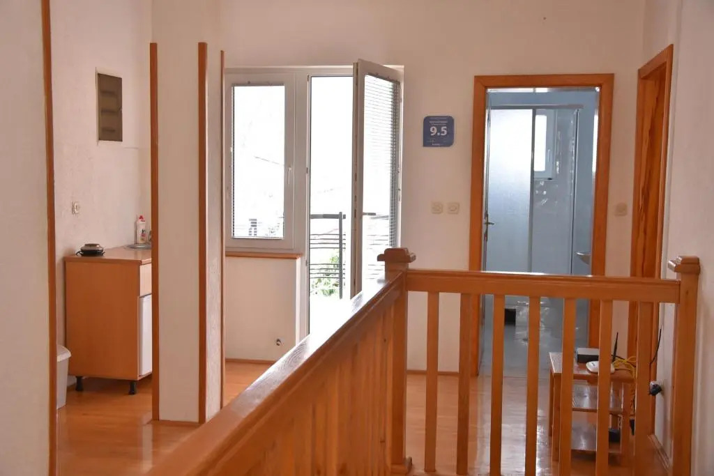 Apartment and Studio Damjan