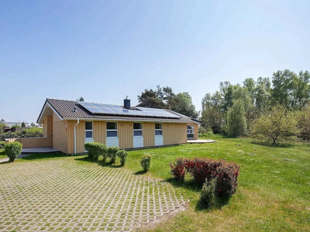 5 Star Holiday Home in Grömmitz