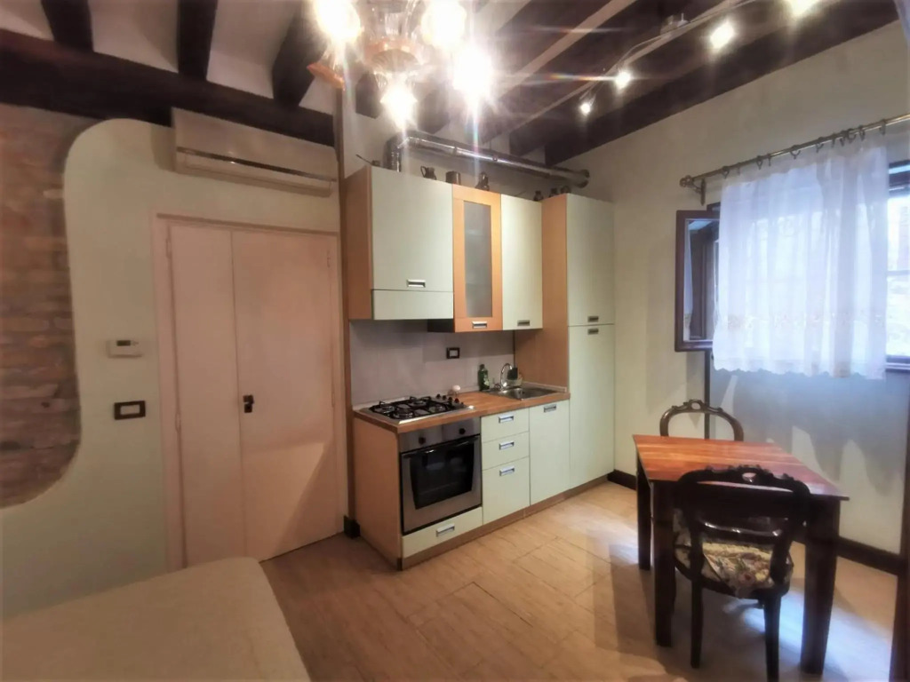 Canal View Studio Flat
