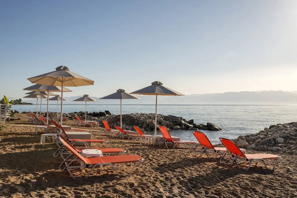 Beachfront Luxury Vibes - Breakfast Included