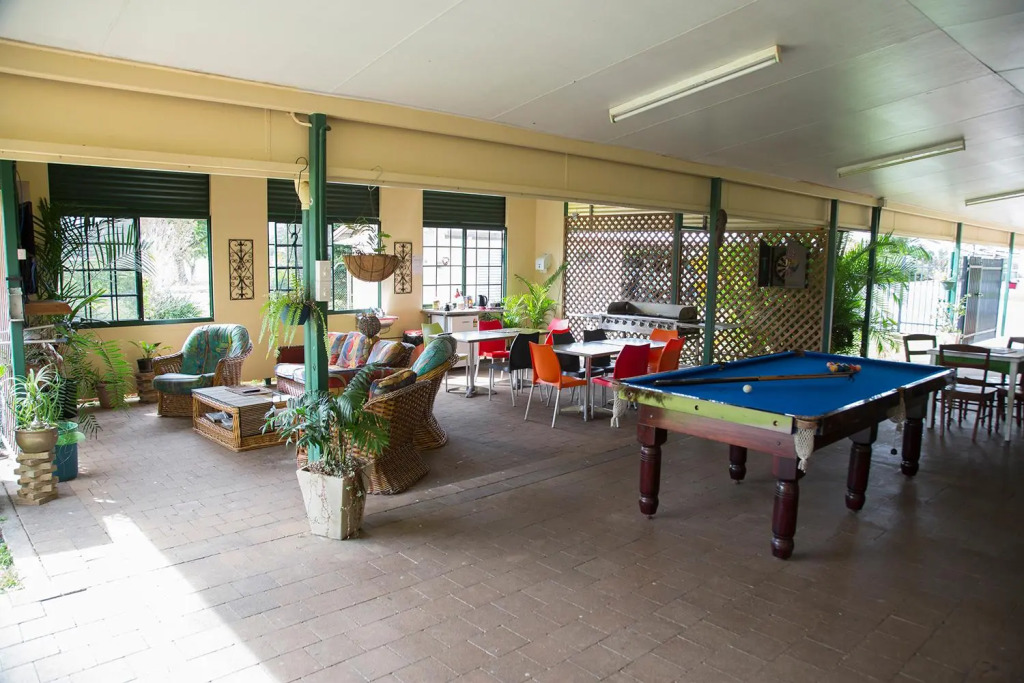 Tropical Lodge