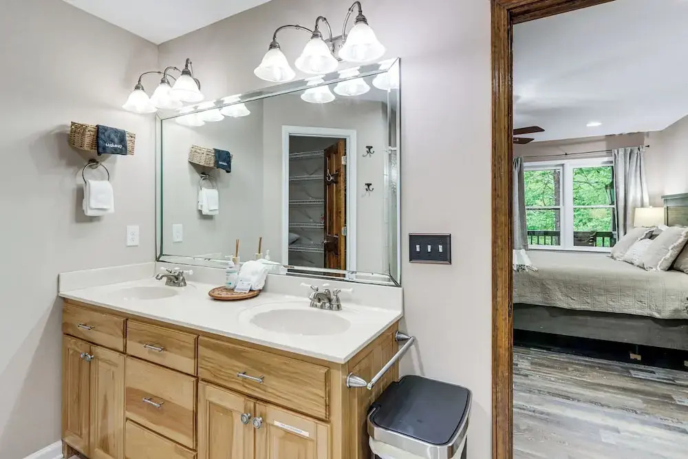Ellijay Mtn Cabin w/ Hot Tub & Community Perks