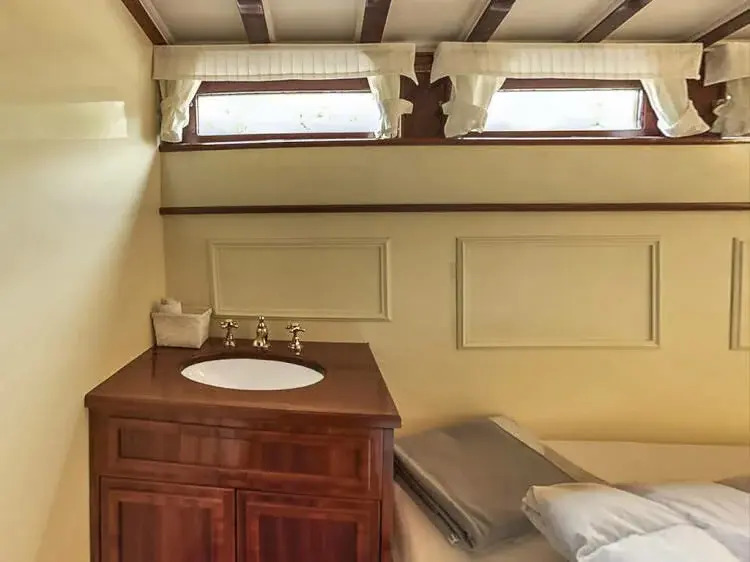 Hotelschiff Nedeva Bremen