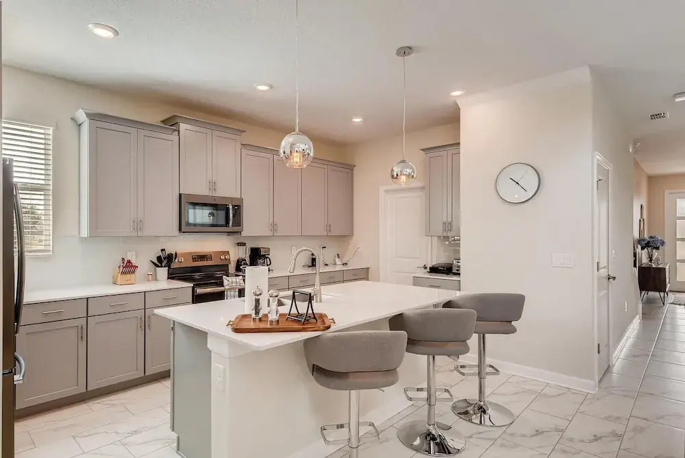 8923 CC - Fabulous 5BR Single Family: Sleeps 12 - Private Pool -