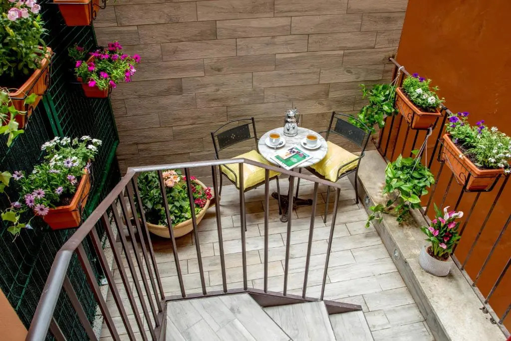 GCF Luxury Suites, Guest house
