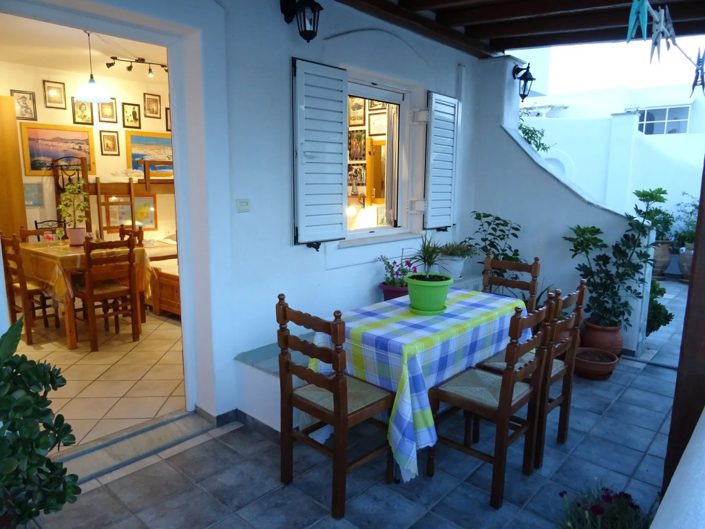 Kontaratos Studios & Apartments